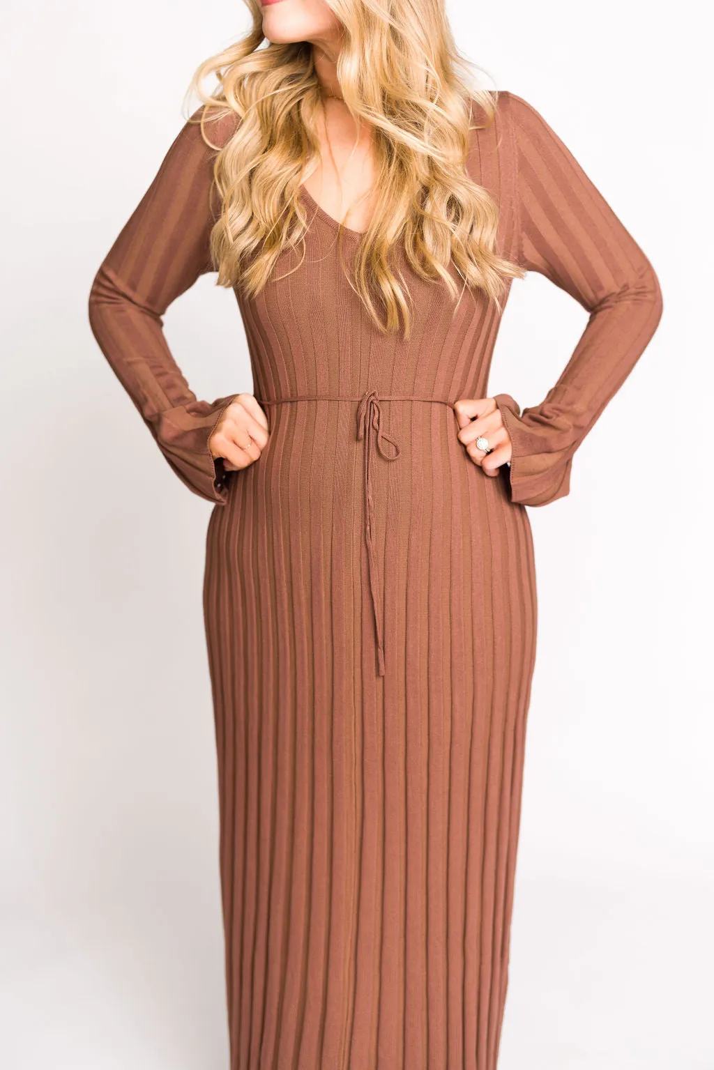 Hadley Long Sleeve V-Neck Knit Maxi Dress in Cocoa