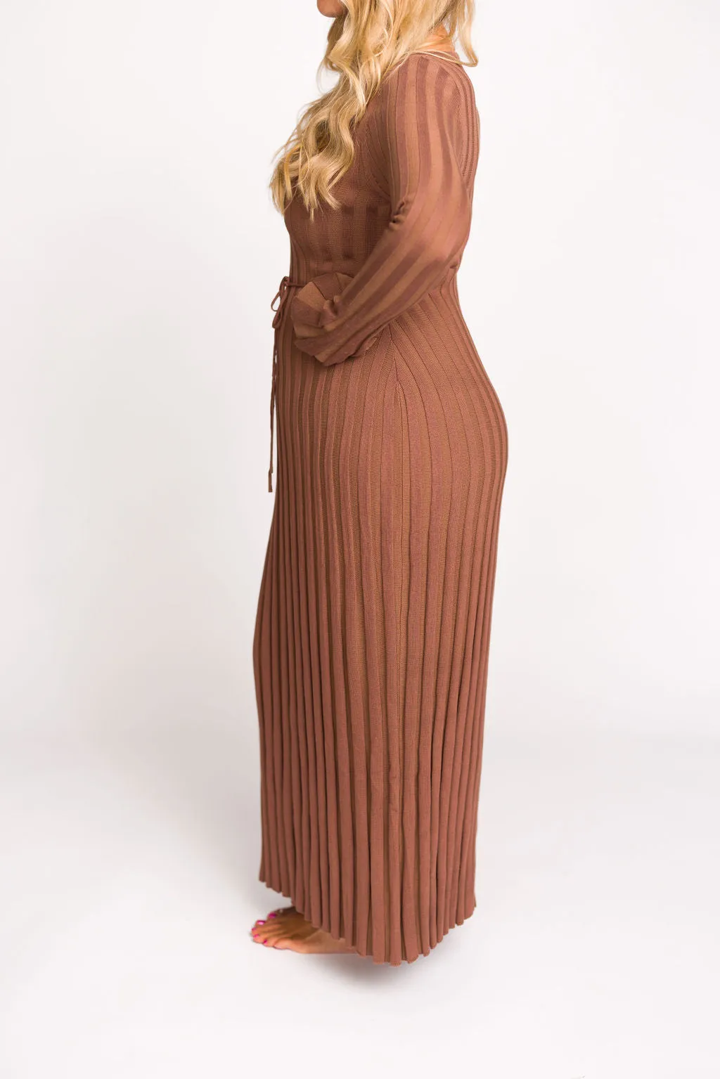 Hadley Long Sleeve V-Neck Knit Maxi Dress in Cocoa