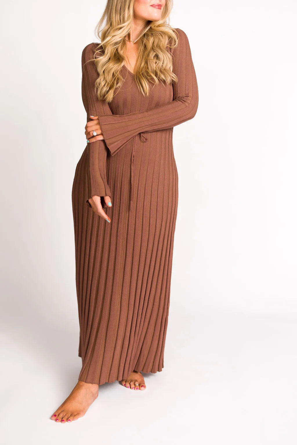 Hadley Long Sleeve V-Neck Knit Maxi Dress in Cocoa